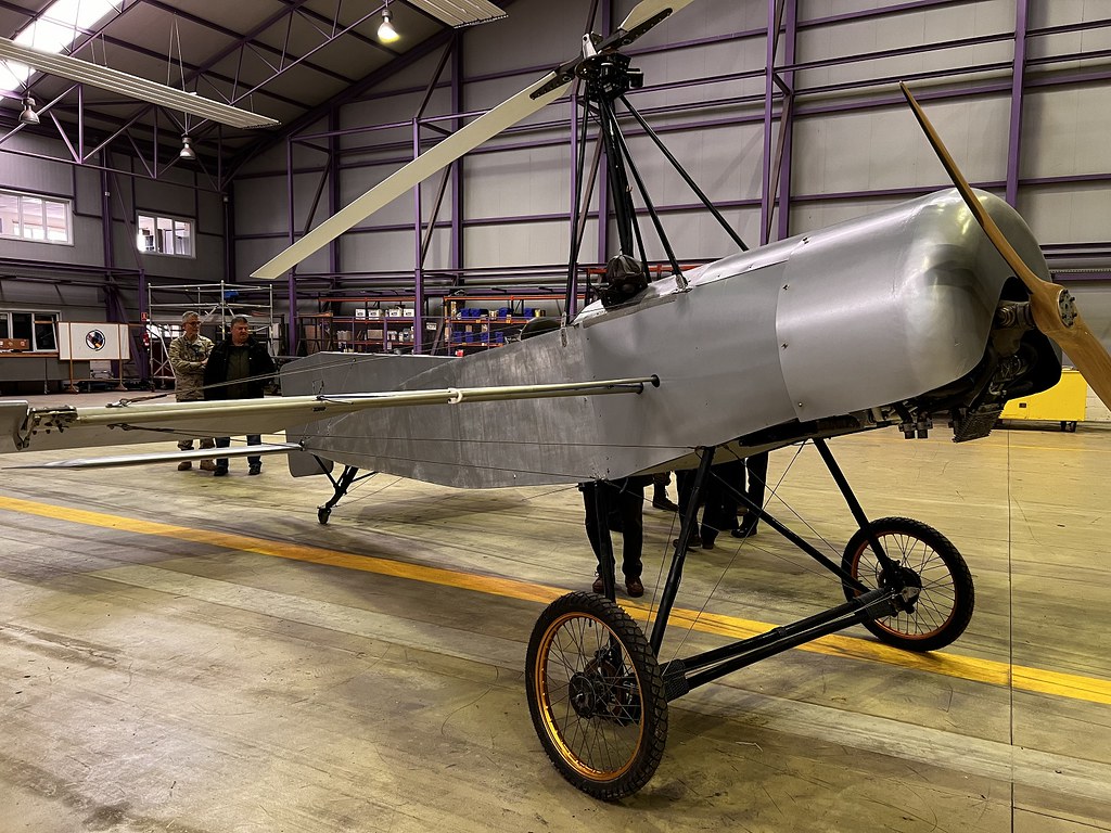 C.4 Gyrocopter Hinges